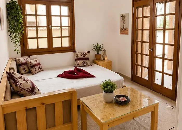 شقة Quiet Sanctuary Rooftop Pool & Sea Views